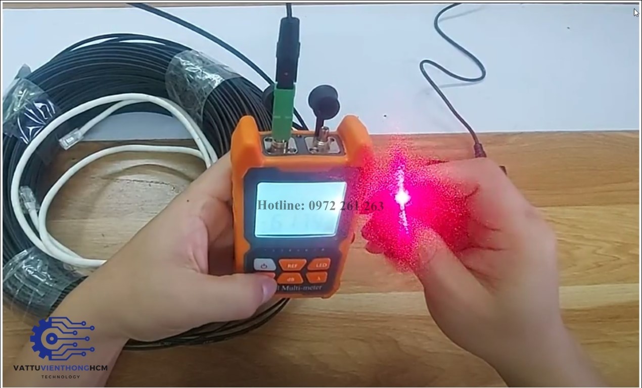 Sử dụng máy đo công suất kèm soi quang để soi sợi quang